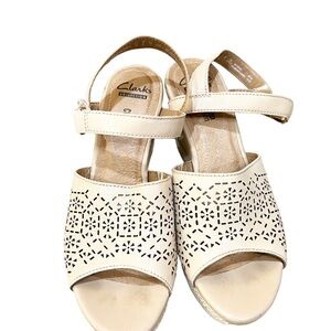 Clarks Collection Zia Grace Platform Wedge Leather  Size 8‎